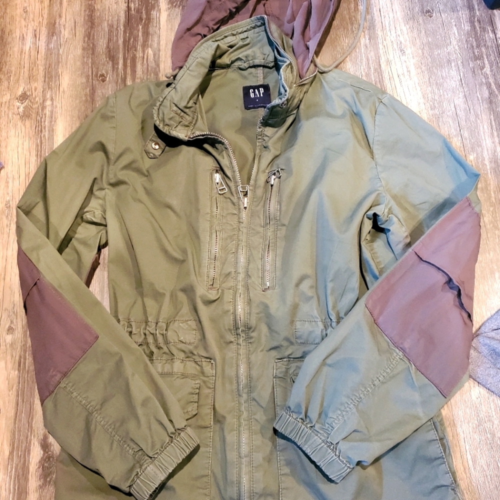 Gap army Green jacket size small